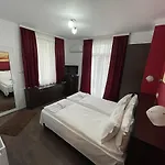 деметра Pensionat *